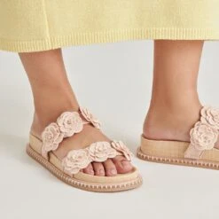 SHERLA SANDALS PRALINE RAFFIA(Sherla Sandals Praline Raffia) -Dolce Vita Shop DOLCEVITA SANDALS SHERLA PRALINERAFFIA ONFOOT 03