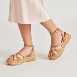 WRILEY SANDALS SADDLE WOVEN RAFFIA(Wriley Sandals Saddle Woven Raffia) -Dolce Vita Shop DOLCEVITA SANDALS WRILEY SADDLEWOVENRAFFIA ONFOOT 01
