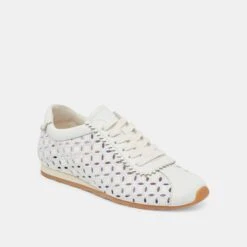 DANIE EYELET PERF SNEAKERS TRUE WHITE LEATHER(Danie Eyelet Perf Sneakers True White Leather) -Dolce Vita Shop DOLCEVITA SNEAKERS DANIEEYELETPERF TRUEWHITELEATHER 01