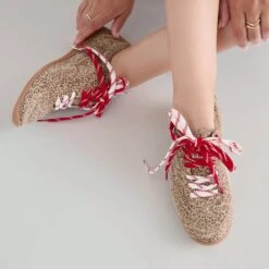 LAINI SNEAKERS TAN LEOPARD PRINTED SUEDE(Laini Sneakers Tan Leopard Printed Suede) -Dolce Vita Shop DOLCEVITA SNEAKERS LAINI TANLEOPARDPRINTEDSUEDE ONFOOT 02