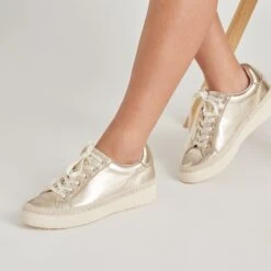 LENNIX SNEAKERS LIGHT GOLD METALLIC LEATHER - Re:vita(Lennix Sneakers Light Gold Metallic Leather Mqlnnkx4_w Resale) -Dolce Vita Shop DOLCEVITA SNEAKERS LENNIX LIGHTGOLDMETALLICLEATHER ONFOOT 02 5ef2c355 af37 4b54 ae98 88ee44bf1110