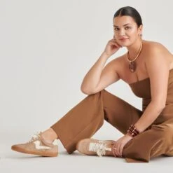 NOTICE EYELET PERF SNEAKERS CAMEL SUEDE(Notice Eyelet Perf Sneakers Camel Suede) -Dolce Vita Shop DOLCEVITA SNEAKERS NOTICEEYELETPERF CAMELSUEDE ONFOOT 01