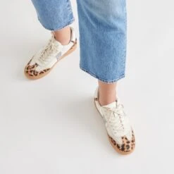 NOTICE SNEAKERS LEOPARD MULTI CALF HAIR(Notice Sneakers Leopard Multi Calf Hair) -Dolce Vita Shop DOLCEVITA SNEAKERS NOTICE LEOPARDMULTICALFHAIR ONFOOT 01