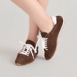 SERINA SNEAKERS DK BROWN SUEDE(Serina Sneakers Dk Brown Suede) -Dolce Vita Shop DOLCEVITA SNEAKERS SERINA DKBROWNSUEDE ONFOOT 03
