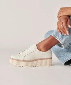 TIGER SNEAKERS WHITE LEATHER(Tiger Sneakers White Leather) 35 TIGER SNEAKERS WHITE LEATHER(Tiger Sneakers White Leather) -Dolce Vita Shop DOLCEVITA SNEAKERS TIGER WHITELEATHER ONFOOT 5