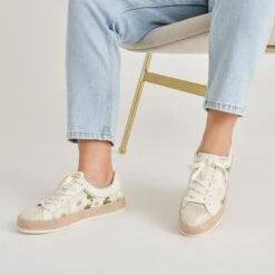 AZALIA SNEAKERS WHITE FLORAL RAFFIA(Azalia Sneakers White Floral Raffia) -Dolce Vita Shop DOLCEVITA SNEAKER AZALIA WHITEFLORALRAFFIA ONFOOT 01