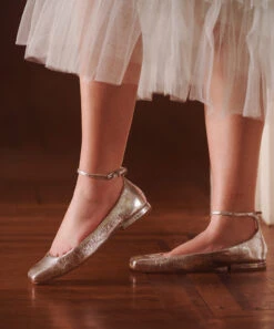 Dolce Vita ASHYA BALLET FLATS SILVER DISTRESSED LEATHER(Ashya Ballet Flats Silver Distressed Leather) -Dolce Vita Shop sa1 55997a38 f0ff 4d2c 97db 7896decfa91e